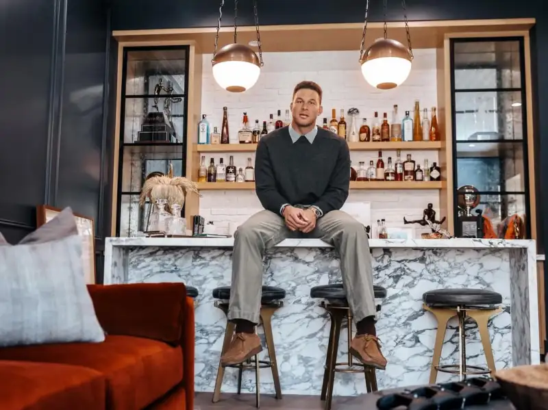 富翁的谦虚！格里芬Ins：我现在是个附庸风雅的人，习惯吧