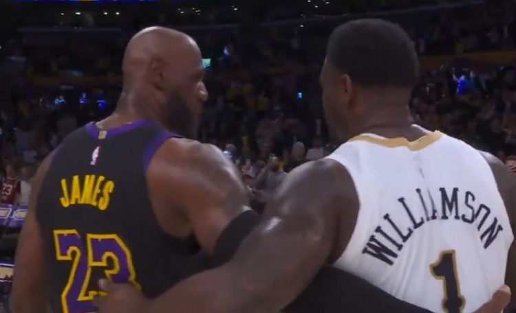 开云体育下载-詹姆斯to锡安:去TMD 别听A·史密斯那些废话